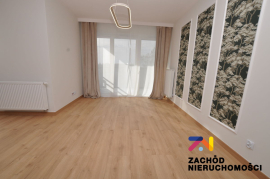 Atrakcyjna kawalerka z tarasem i balkonem